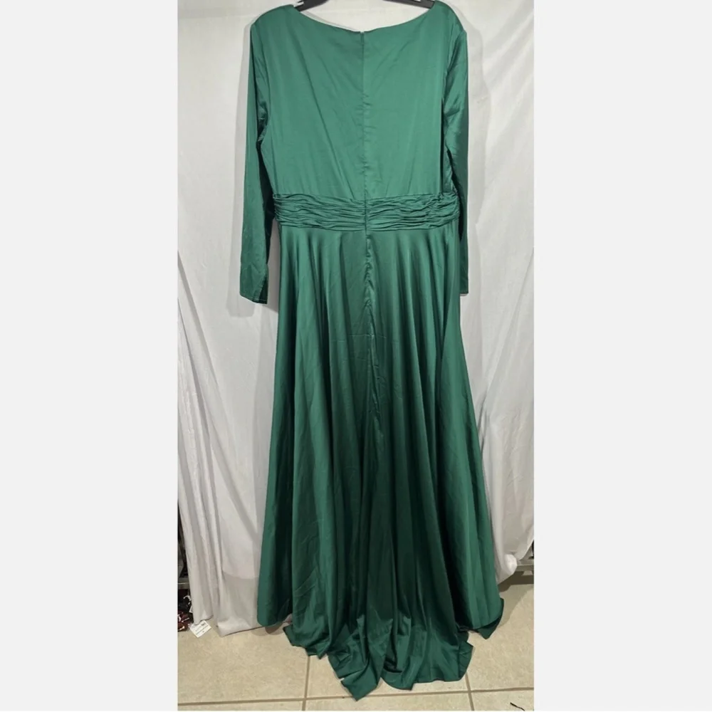 NEW IEENA Mac Duggal [ 16‎ ] Long Sleeve V-Neck A-Line Gown Emerald Green - Picture 13 of 16